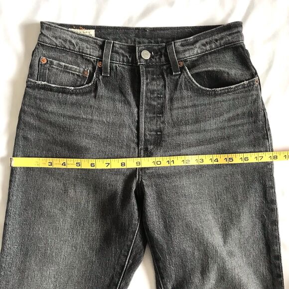 Levi's Premium 501 Womens Jeans Sz 24 Black Big E Reproduction HR Raw Cutoff - Picture 11 of 12